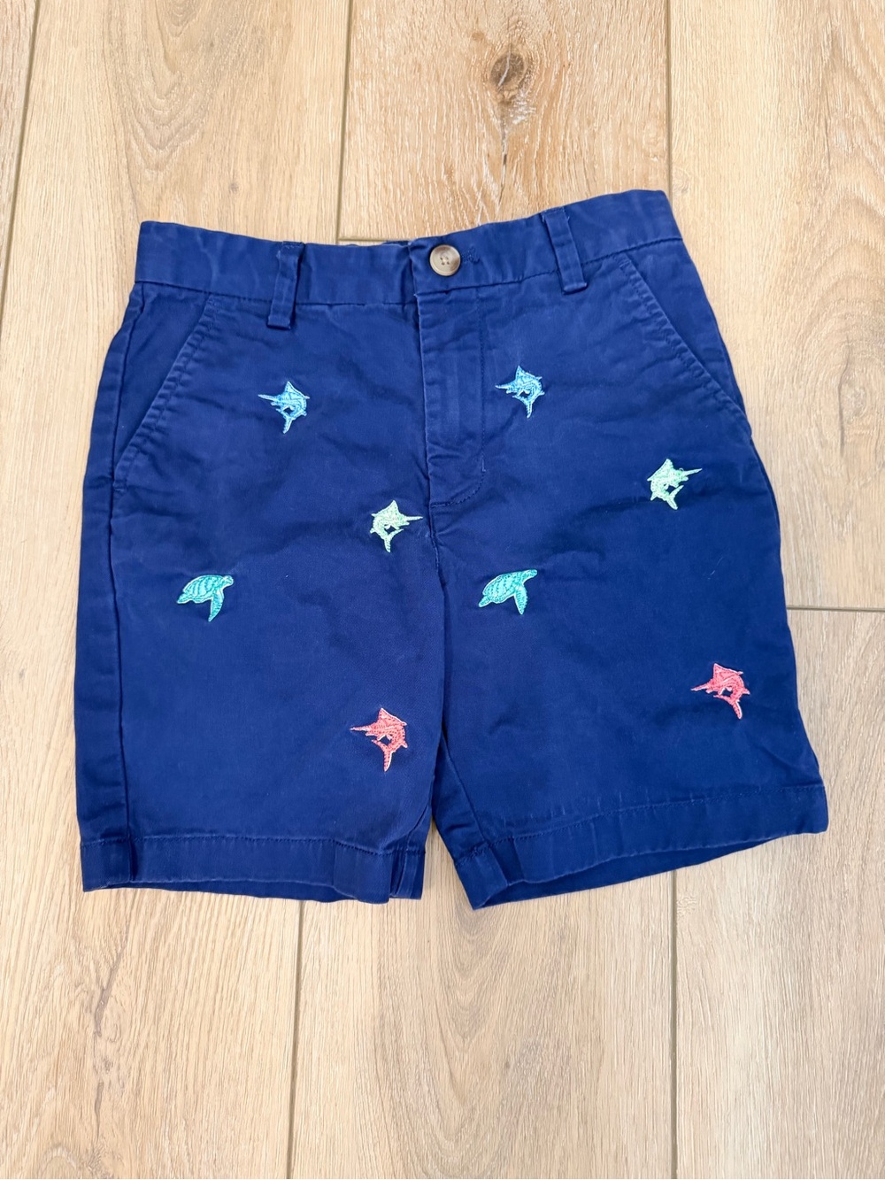 Vineyard Vines Boys 6 Embroidered Marlin Turtle Chino Shorts